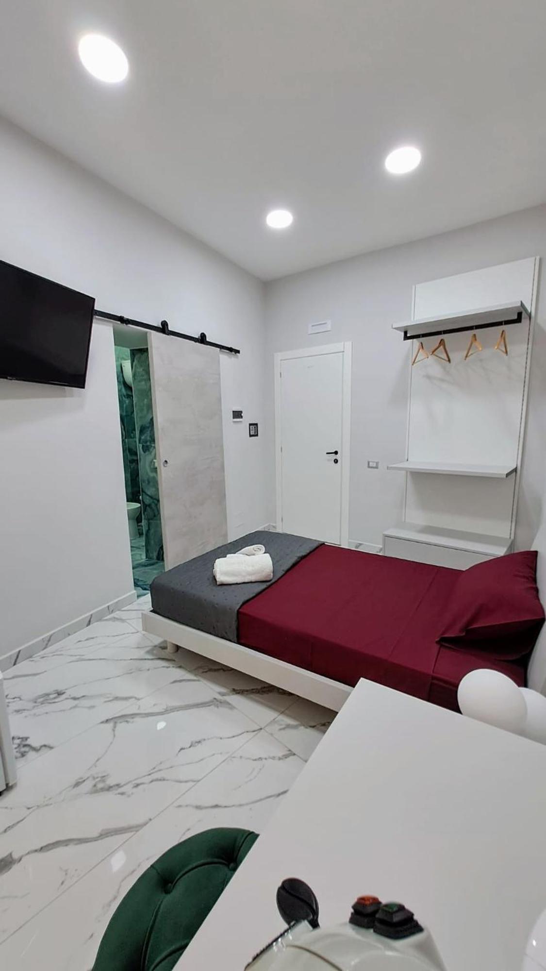 La Finestra Sul Borgo Hotel Naples Exterior photo