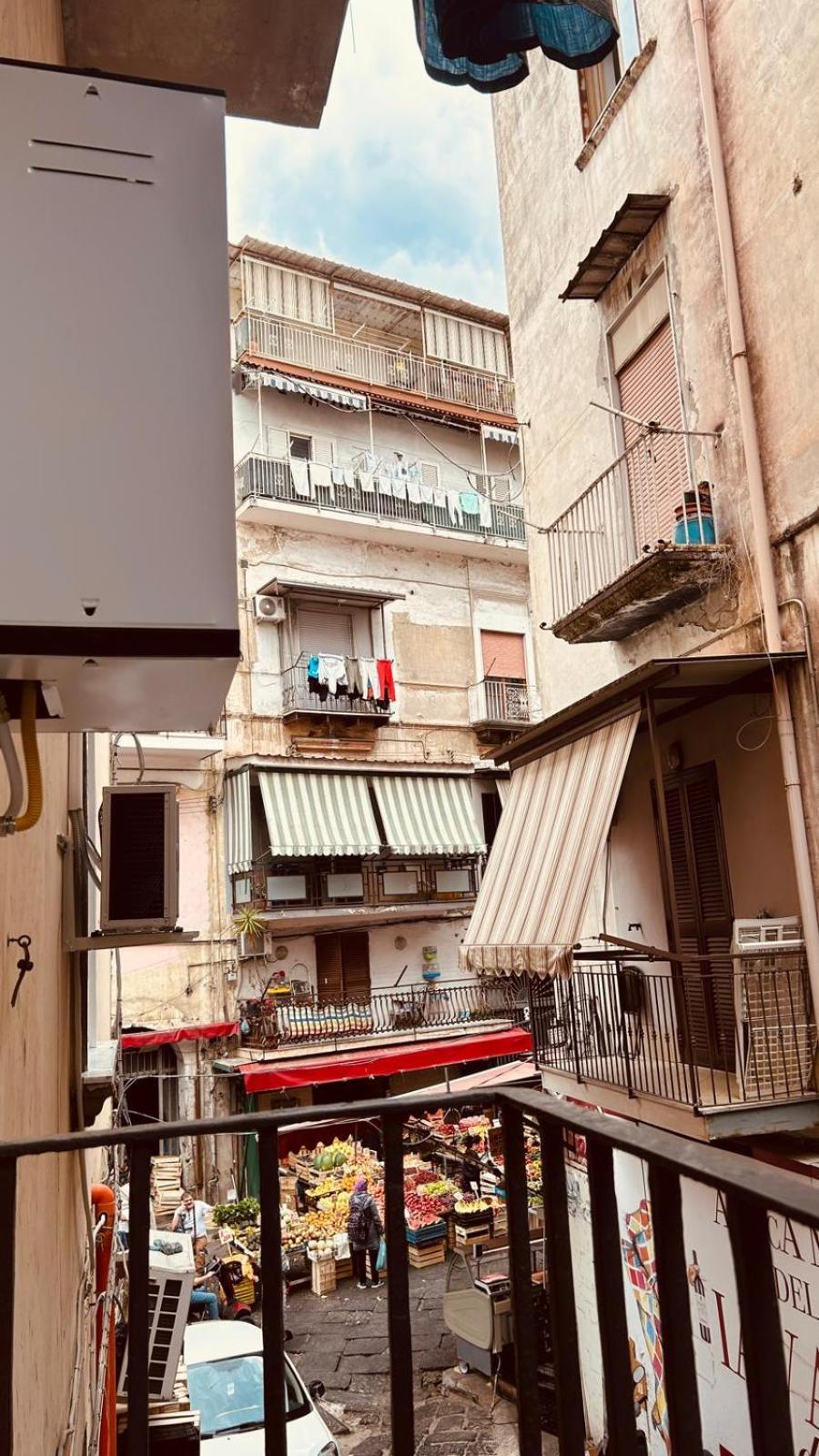 La Finestra Sul Borgo Hotel Naples Exterior photo